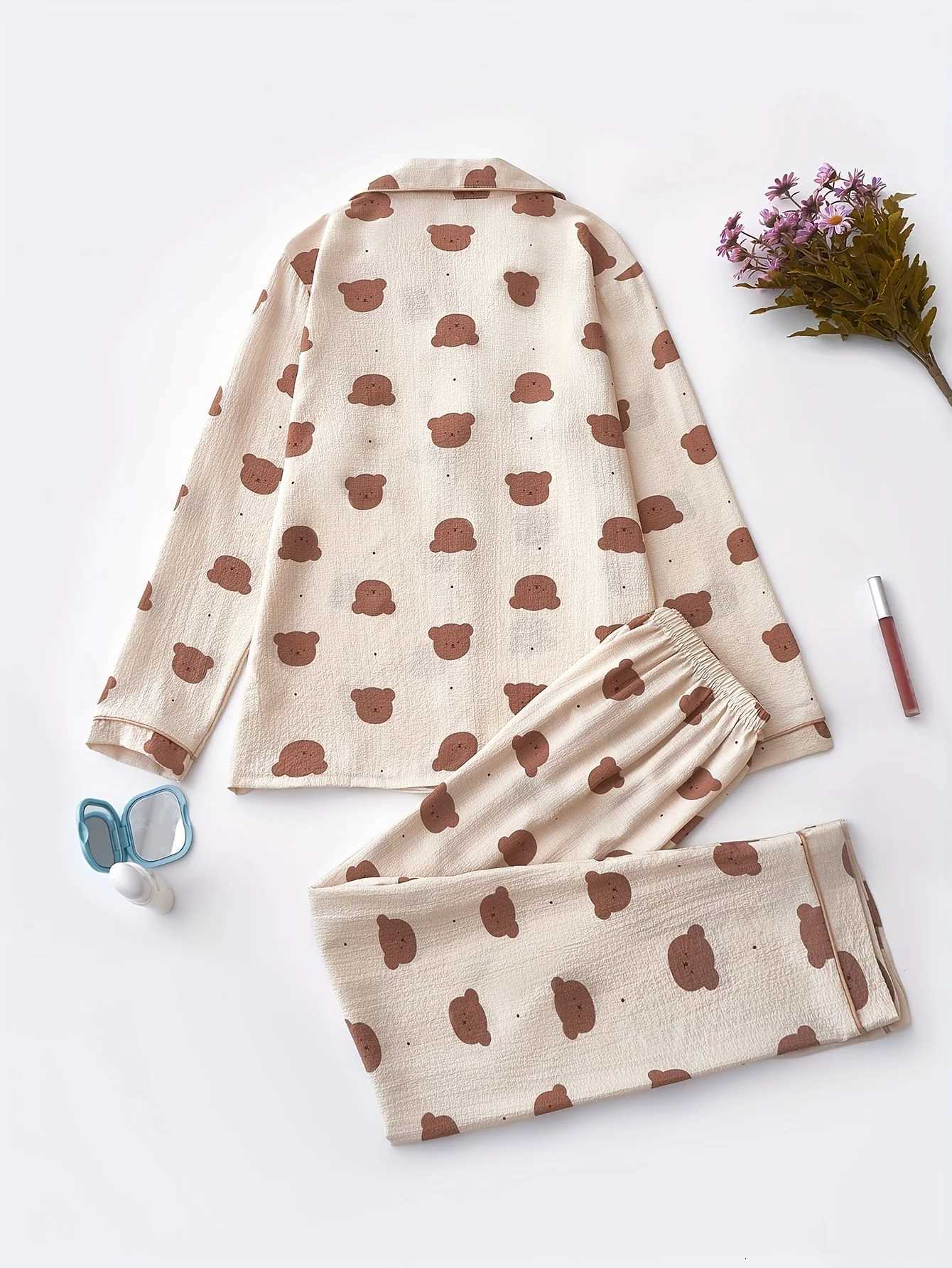 Cozy Bear Print Pajama Set for Women Long Sleeve ButtonUp Lapel Top Elastic Waist Pants Machine Washable for AutumnT251029
