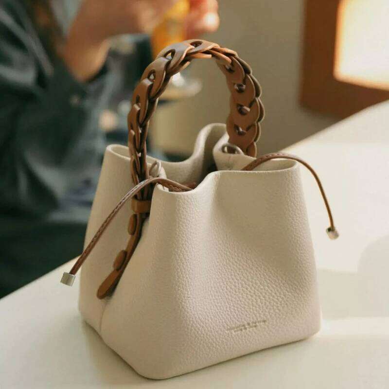 Portable Small Bucket Bag Versatile Crossbody Shoulder Bags Large Capacity Soft Leather Stylish Minimalist Designer Handbag