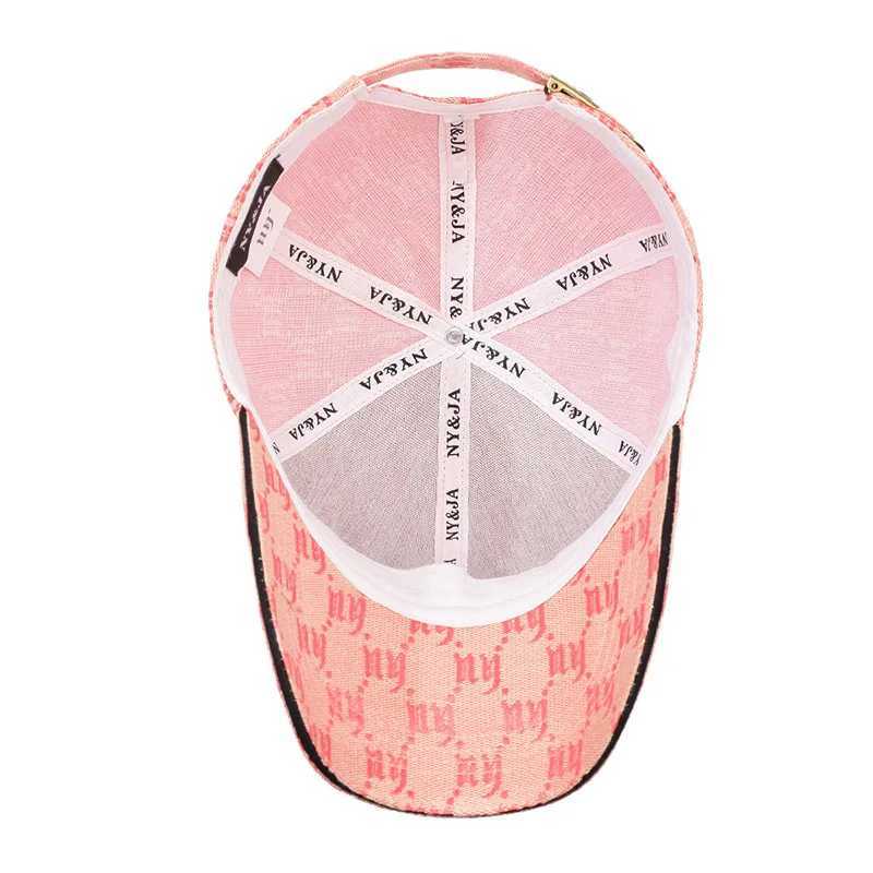 Elegant and Trendy White Baseball Cap A Blend of Style and VersatilityW251029