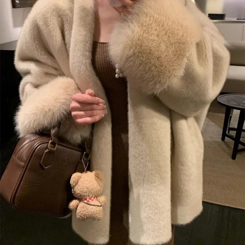 Autumn Winter Environmentally Friendly Mink Fur Coat Womens Celebrity Style Loose Version Fashion 251028