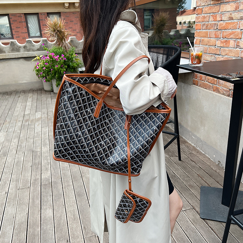 Design Tote Bag for Women 2025, Fashionable Shoulder Bag for Fall, Versatile Handbag Free Shipping