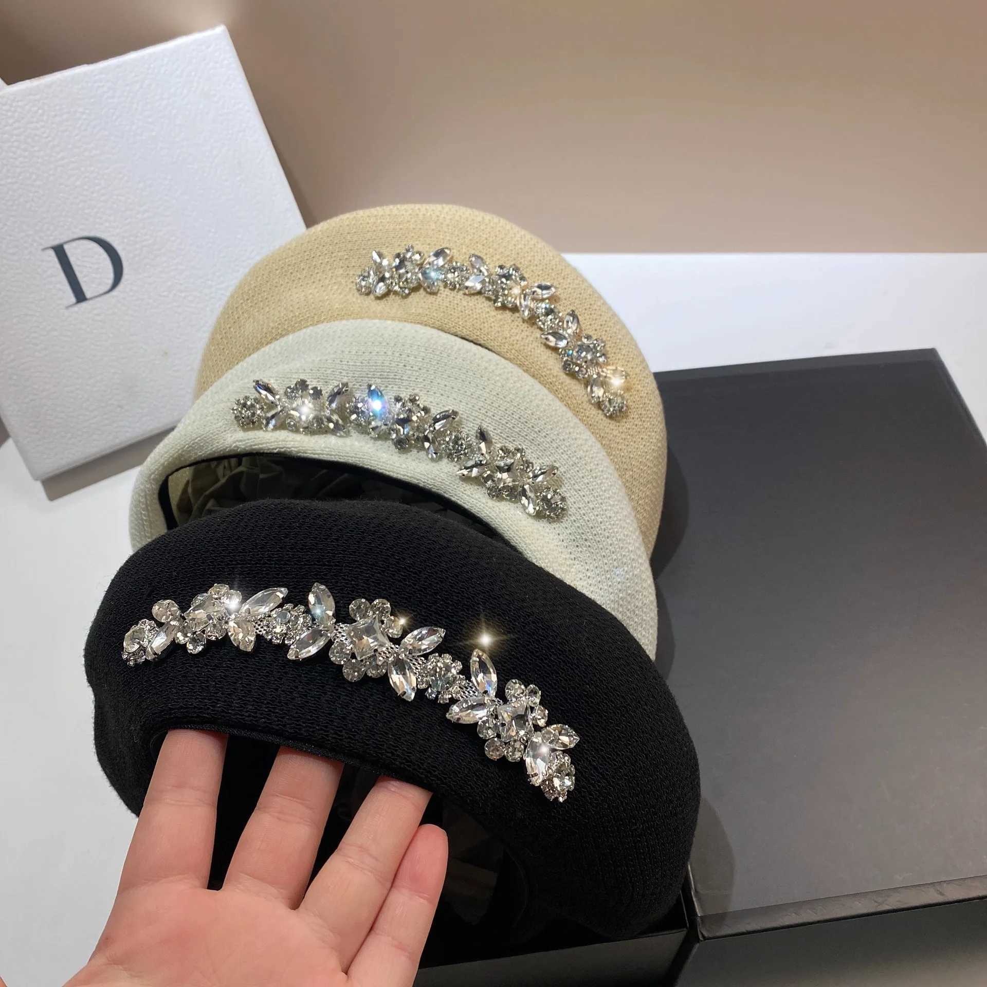 Spring Summer Net Womens Beret Hat Breathable Gorra Femme Chapeaux Cap Luxury Rhinestone Fedoras Peaked Cap Bonnet Sun Hat