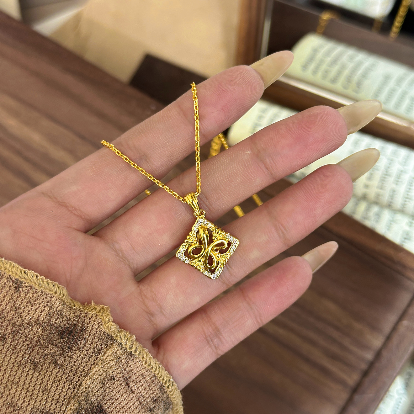 TaiYang New Designer Necklace Jewelry Medieval Gold Plated Openwork Serpent Necklace Designer Jewelry Women Diamonds Chain High Qualityfor Women