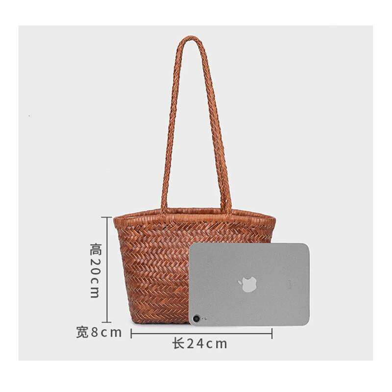Genuine Leather Hand-Woven 2025 New Niche Design Top Layer Cowhide French Vacation Underarm Vintage Ladies Shoulder Bag Suotong1029
