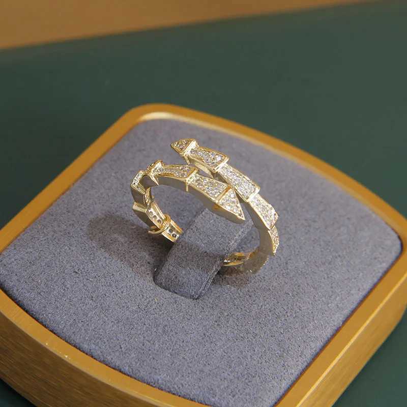 Classic Crystal Snake Adjustable Rings for Women Fashion Brand Jewelry Delicate Zirconia Rings Party Gift AccessoriesW251030