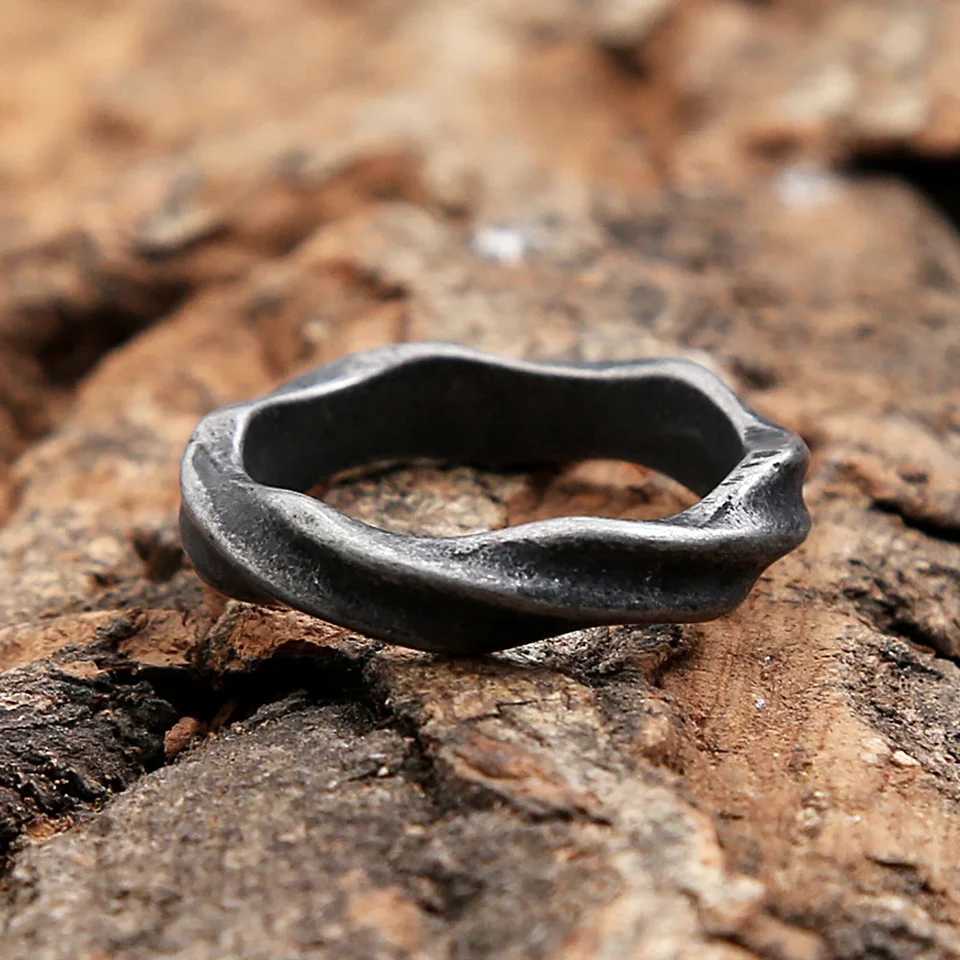 Punk Fashion 316L Stainless Steel Mobius Rings Gothic Vintage Simple Couples Finger Ring for Men Women Biker Jewelry W251030