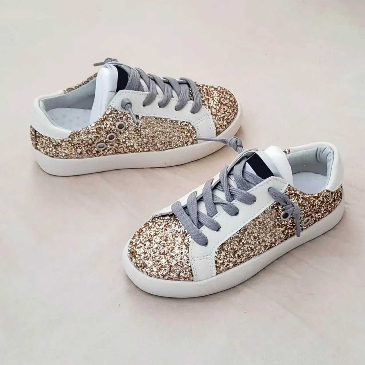 Little Girl Sneakers Baby Kids Party Running Shoes Toddler Super Star Glitter Sequin Lowtop Designer Leather SneakersW251030