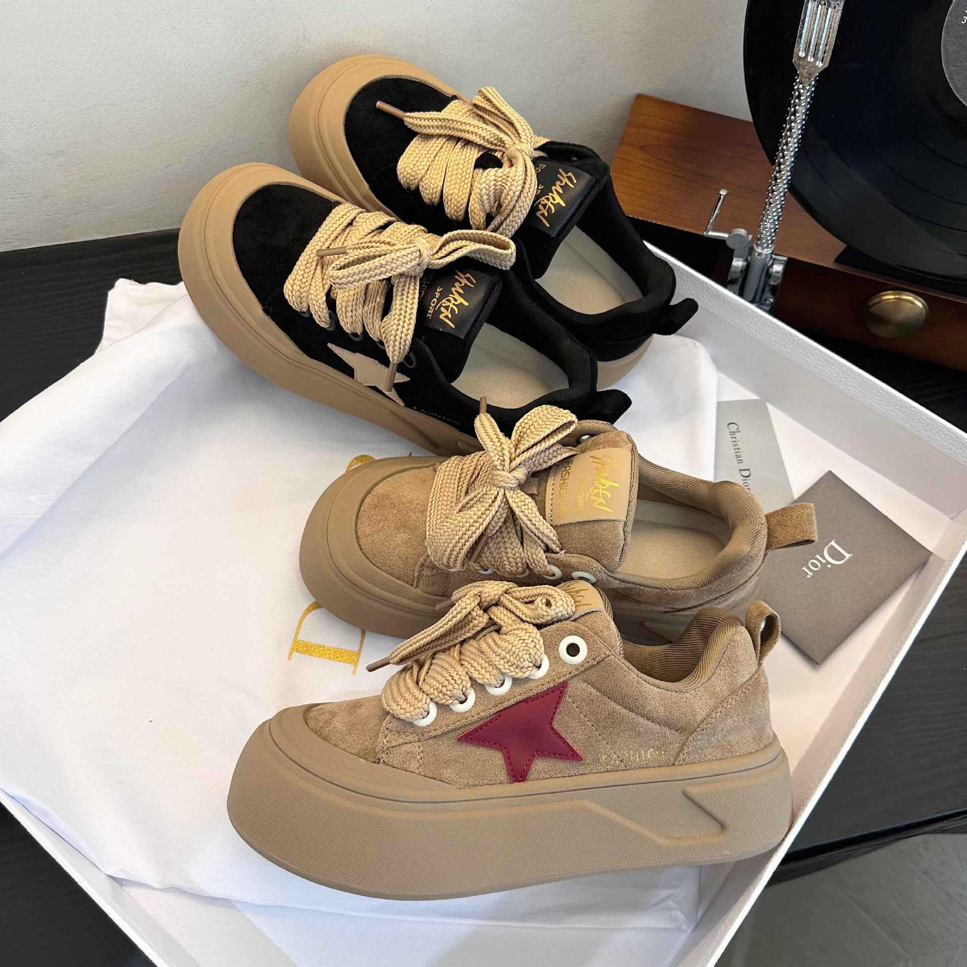 Board shoes women's autumn and winter thickened Maillard American retro style new versatile casual ins niche soft-soled sneakers