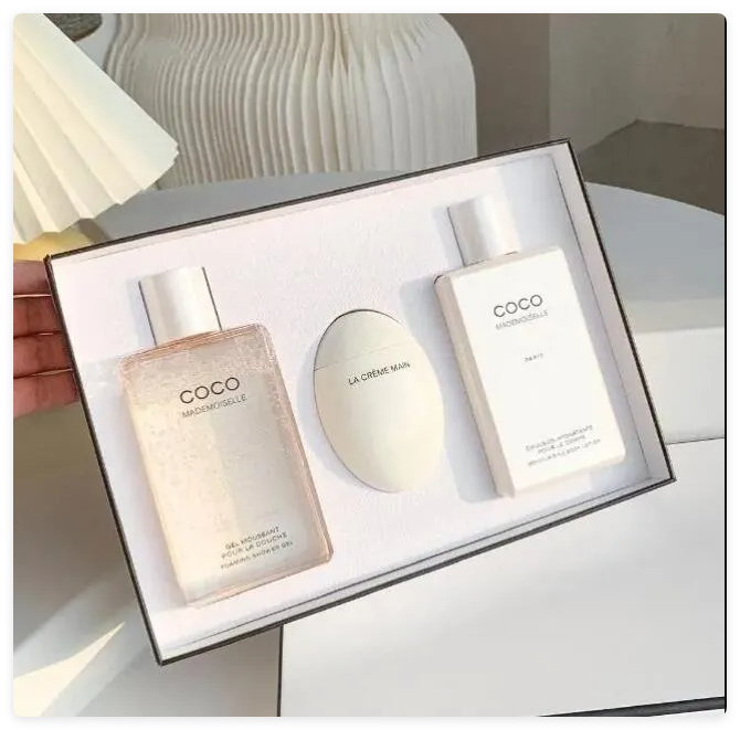 New Camellia LA CREME 3 In 1 Set Foaming Shower Gel Moisturizing Body Lotion 200Ml Hand Cream 50Ml Women Bath Sets