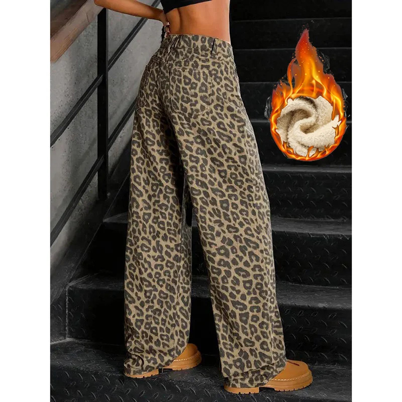 Winter Lady Slim Fit Plush Thermal Jeans Girls Snow Warm Fashion Leopard Print Denim Pants Women Fleece Wide Leg Trousers 251029