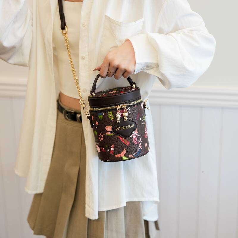 Bag Female Niche 2025 Bucket Advanced New Cylinder Fashion Single Shoulder Crossbody Bag Handheld Texture