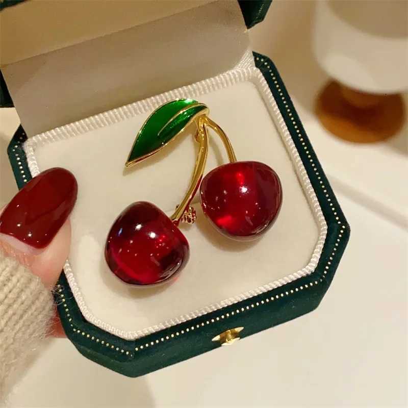 Cute Enamel Crystal Cherry Brooches for Women Red Fruit Lapel Pins Office Party Casual Accessories Gifts Y251029