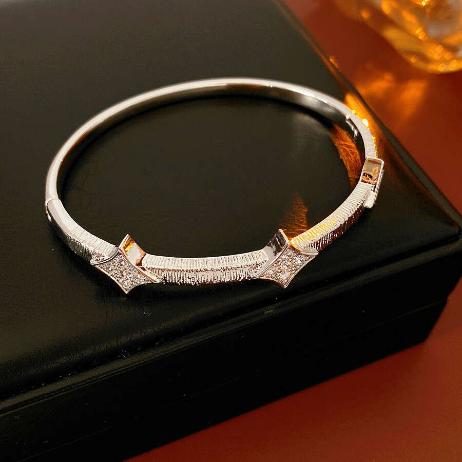 Designer luxury bangle Real Gold Plated Zircon Starburst shine Fashionable Light High-end Bracelet Design Sense Niche Versatile Jewelry