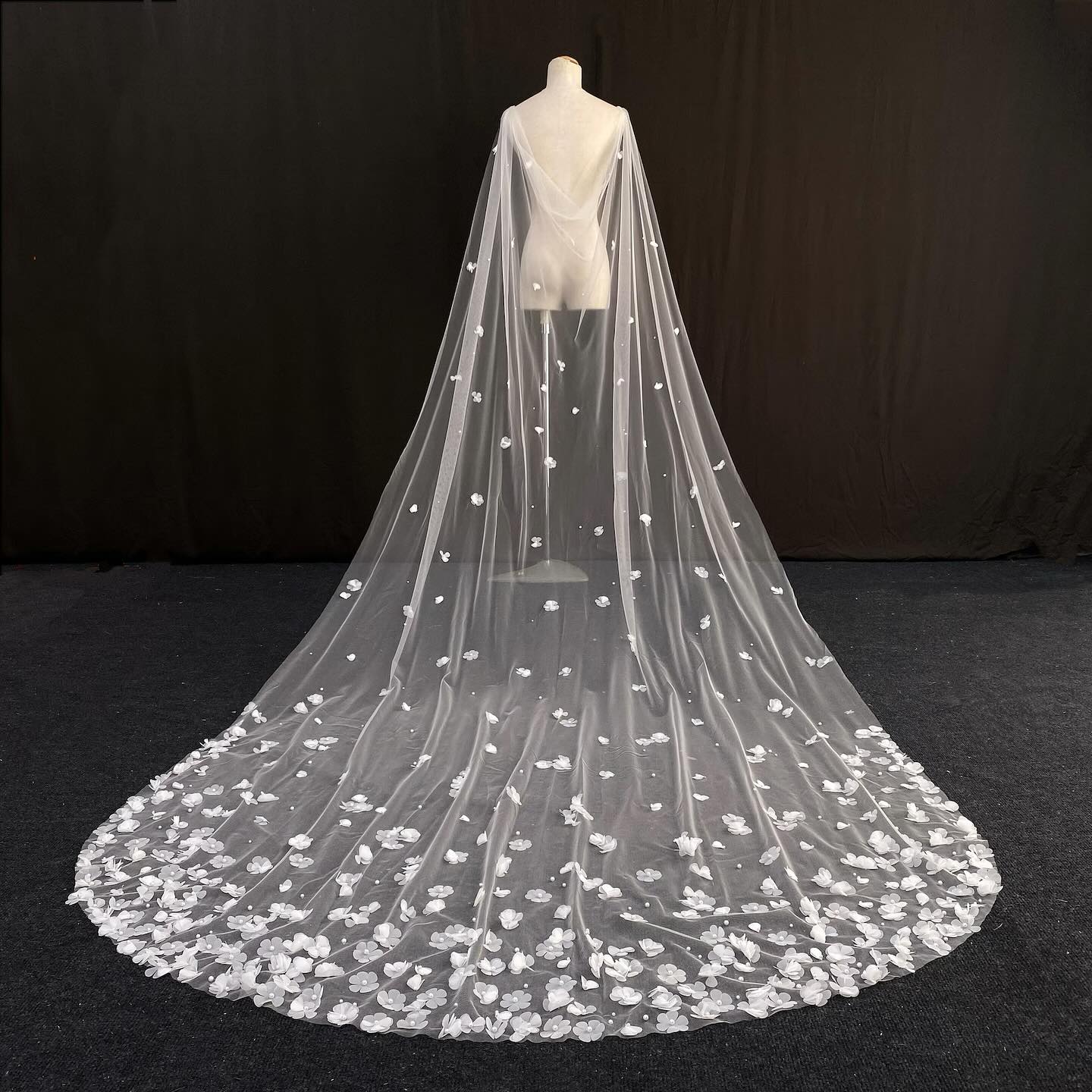 Nice-looking Bridal Veils Women One-Layer Appliques Edge Bride Complementos Wedding Accessories Velo De Novia Customized