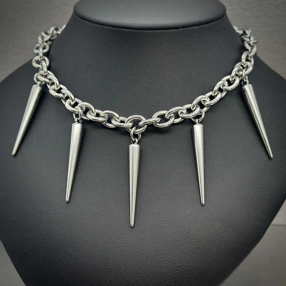 Gothic Large Spike Rivet Chunky Chain Necklace Unisex Stainless Steel Punk Style Grunge Jewelry Accessory for Women Men 251023