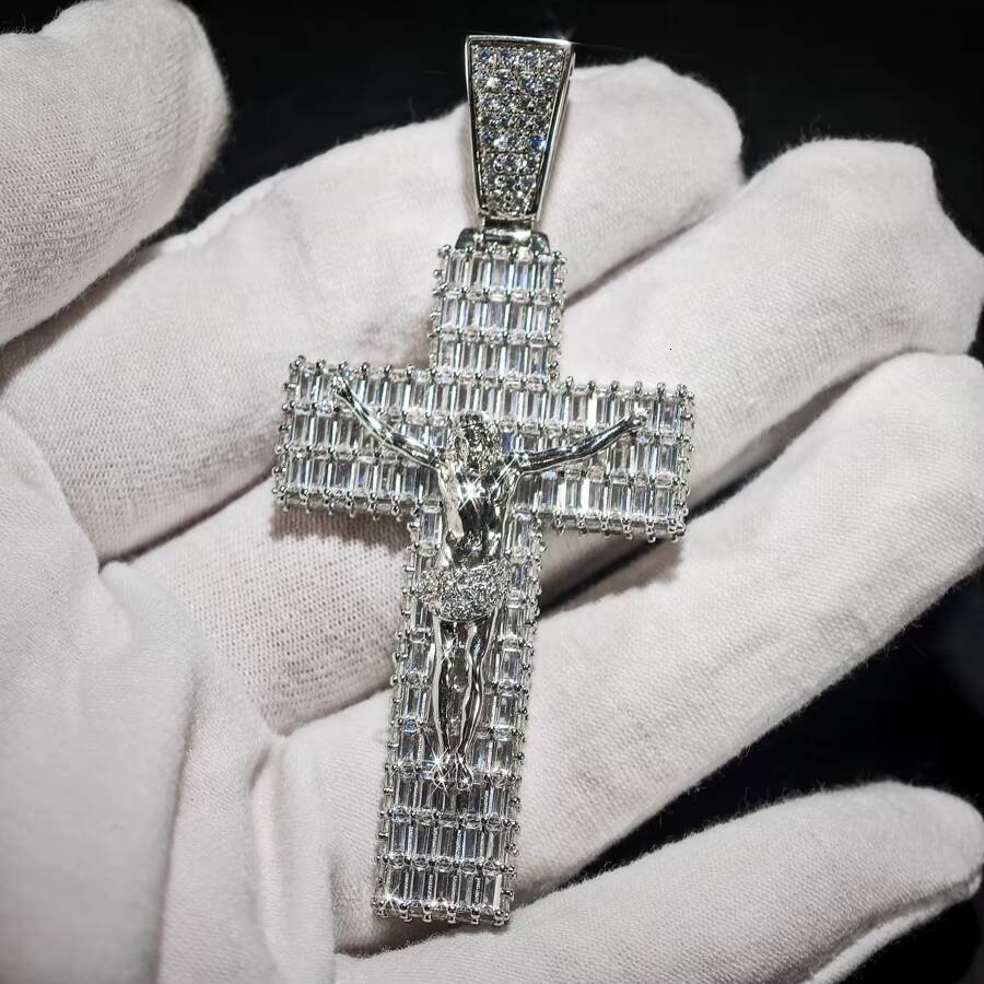 Hip Hop VVS Custom Baguette Moissanite Mens Cluster Jesus Cross Pendant With 925 Sterling Silver Pass Diamond Tester