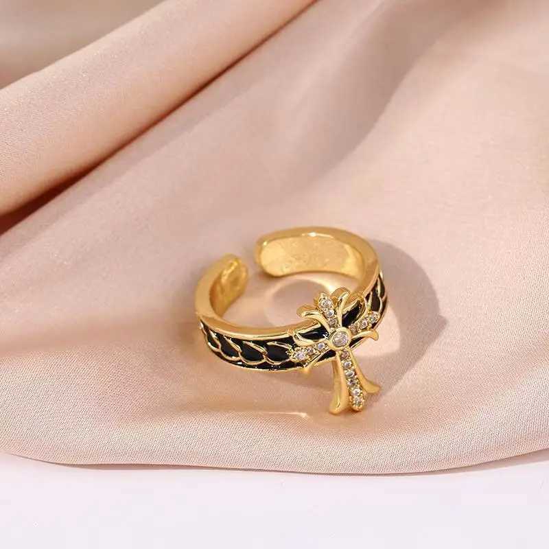 Exquisite Shiney Zircon Cross Rings for Women Men Gothic Geometric Adjustable Ring Vintage Engagement Party Jewelry AccessoriesW251030