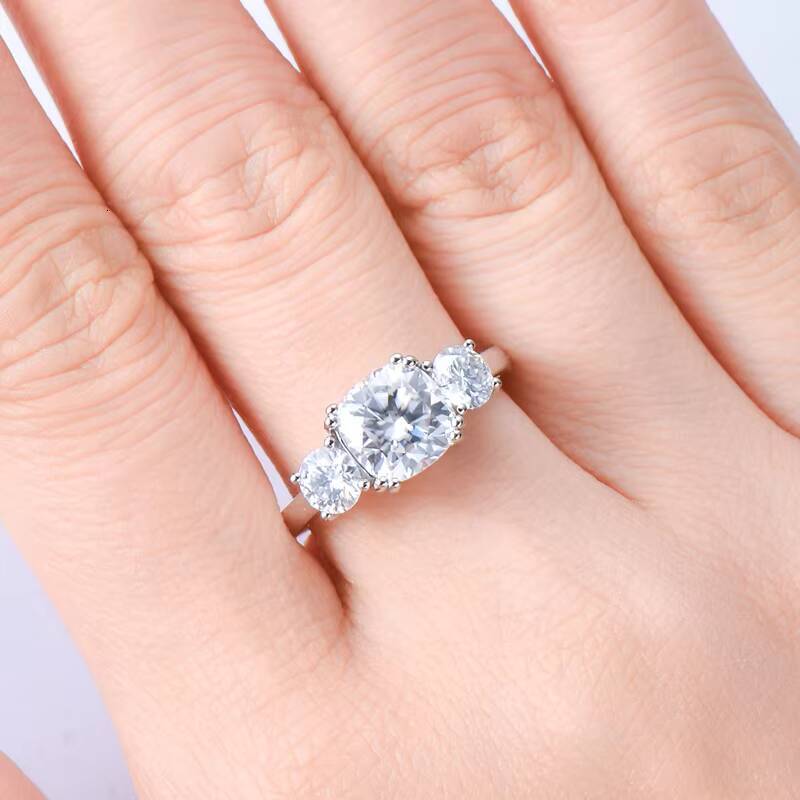 GRA Wedding Band Jewelry 925 Sterling Silver Cushion Cut Three Stone 35cttw D Moissanite Engagement Rings for Women