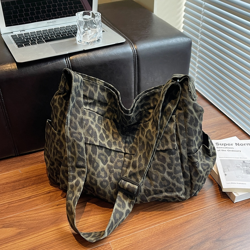 2025 new women's fashionable high-end large capacity synthetic leather handbag, casual simple classic work shoulder bag, student fashion crossbod