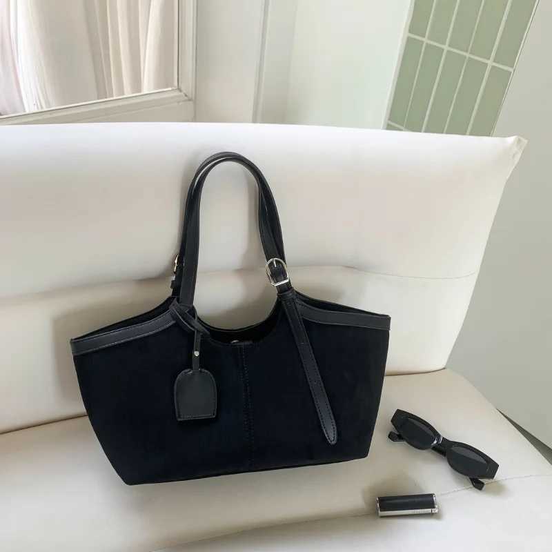 Designer bag Autumn Lat Underarm Shoder Bags For Wen Faux Suede Pure Color Armpit Bag Casual Street Designer Handbags Y251029