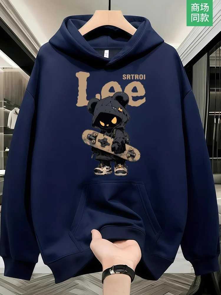 A family of three parentchild clothing autumn and winter sweaters cute cartoon pattern hoodiewarm family clothing outfittingT251030