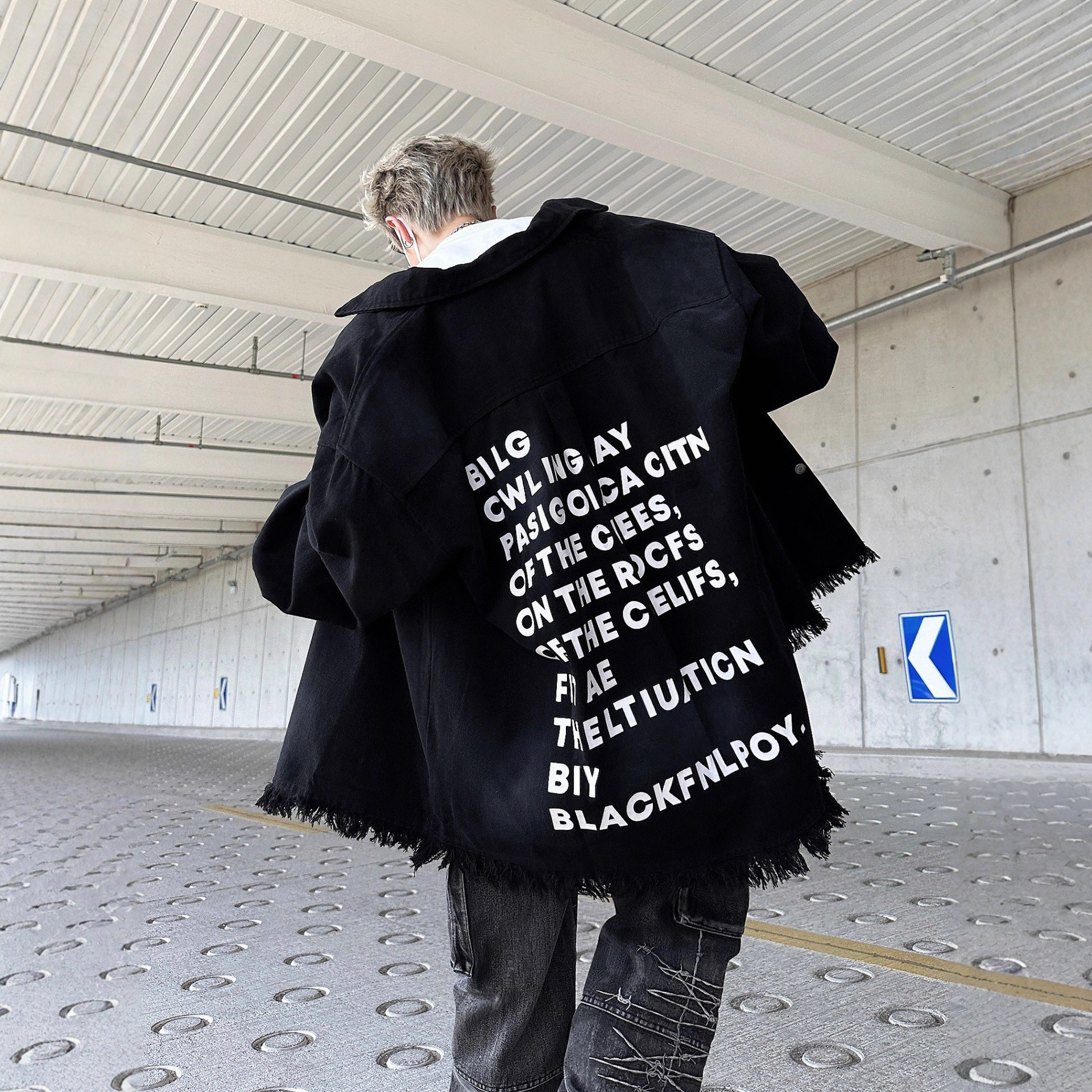 Trendy Brand Back Lettering Denim Jacket For Men And Women New Designer Coat Autumn American Style Loose Destroyed Frayed Edge Couple Jacket