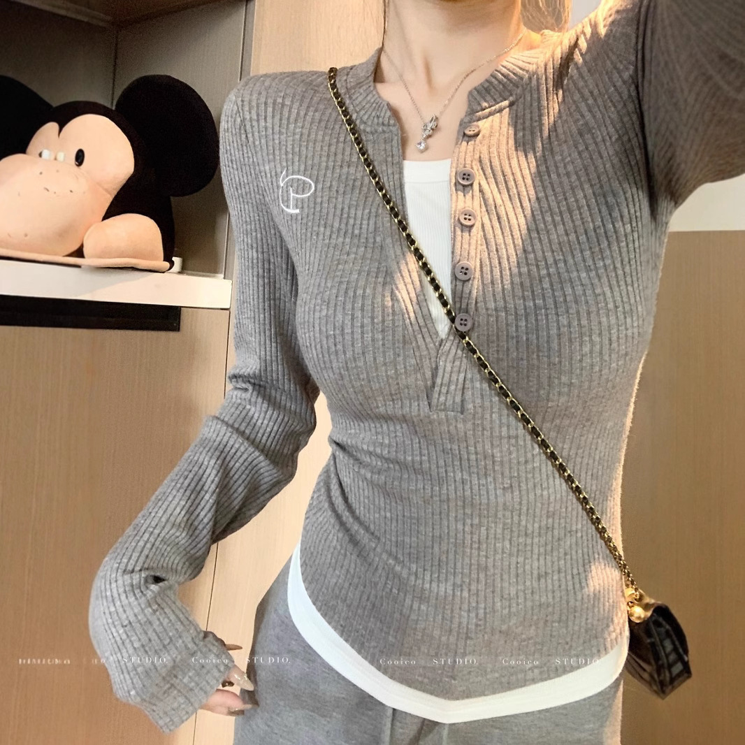 American designer fashion retro contrasting fake two-piece long sleeved t-shirt base shirt for women autumn new style spicy girl slim fit slimming sho