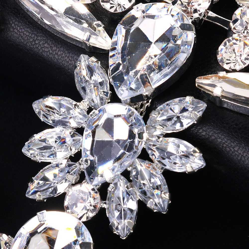 Fashion Exaggerate Rhinestone Mask Veil Prom for Women Accessories 2025 Drag Queen Geometric Face Mask Chain Masquerade JewelryW251029