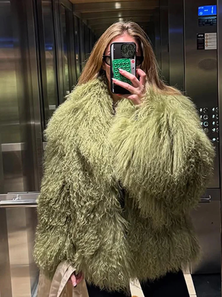 Fashion Solid Plush Faux Fur Coat Women Elegant Warm Long Sleeves Loose Jacket Lady Winter Chic High Street Outerwear 251028