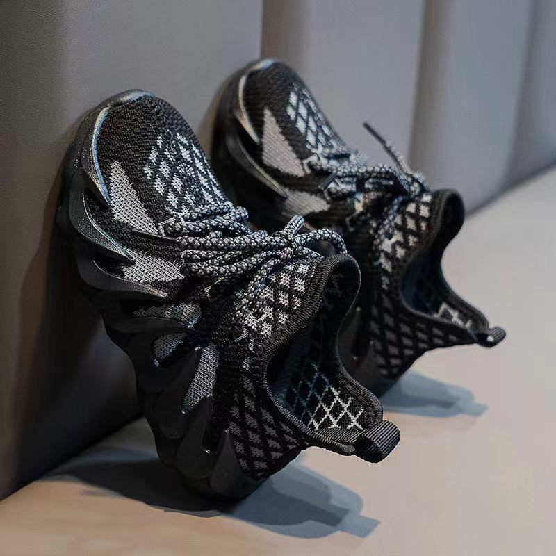 Women's designer fashionable spring and summer new children's sports shoes, cute octopus casual shoes, mesh women's shoes, fashionable 