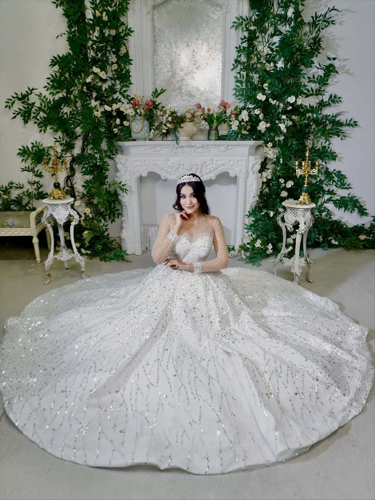 Sparkly A Line Women Wedding Dress Jewel Neck Long Sleeves Bridal Gowns Sequins Sweep Train Dress Custom Made vestidos de novia