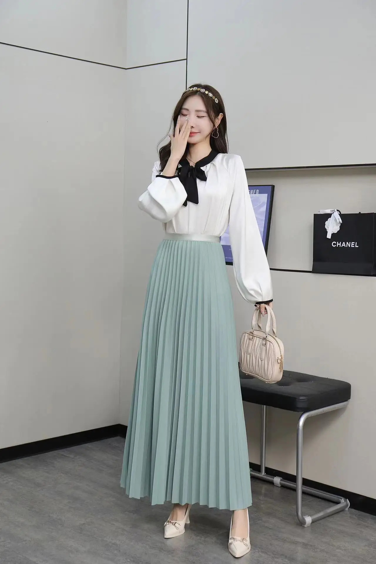 2024 Women Elegant Pleated Skirt High Waist Women Long Skirt Female Ladies High Quality Women Midi Skirt Black Saia 251028