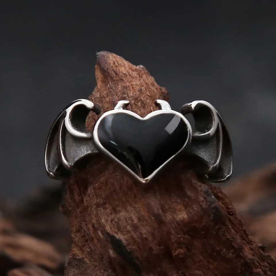 Fashion Vintage Angel Demon Wings Black Heart Ring For Men Women Gothic Biker 316L Stainless Steel Couple Romantic Jewelry GiftsW251030
