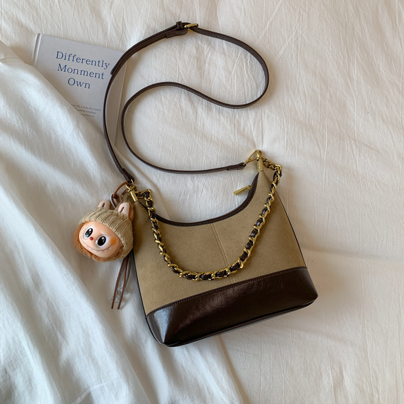 New Women's Large Capacity Bag Fashionable Suede Retro Single Shoulder Underarm Bag Simple Casual Handheld Bucket Bag Trendy Designer Bag