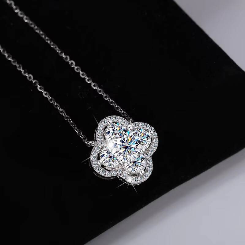 NORELLE 1ct Four Leaf Clover Necklace D Color VVS 925 Sterling Silver Moissanite Necklace with Platinum Plating Lucky Pendant
