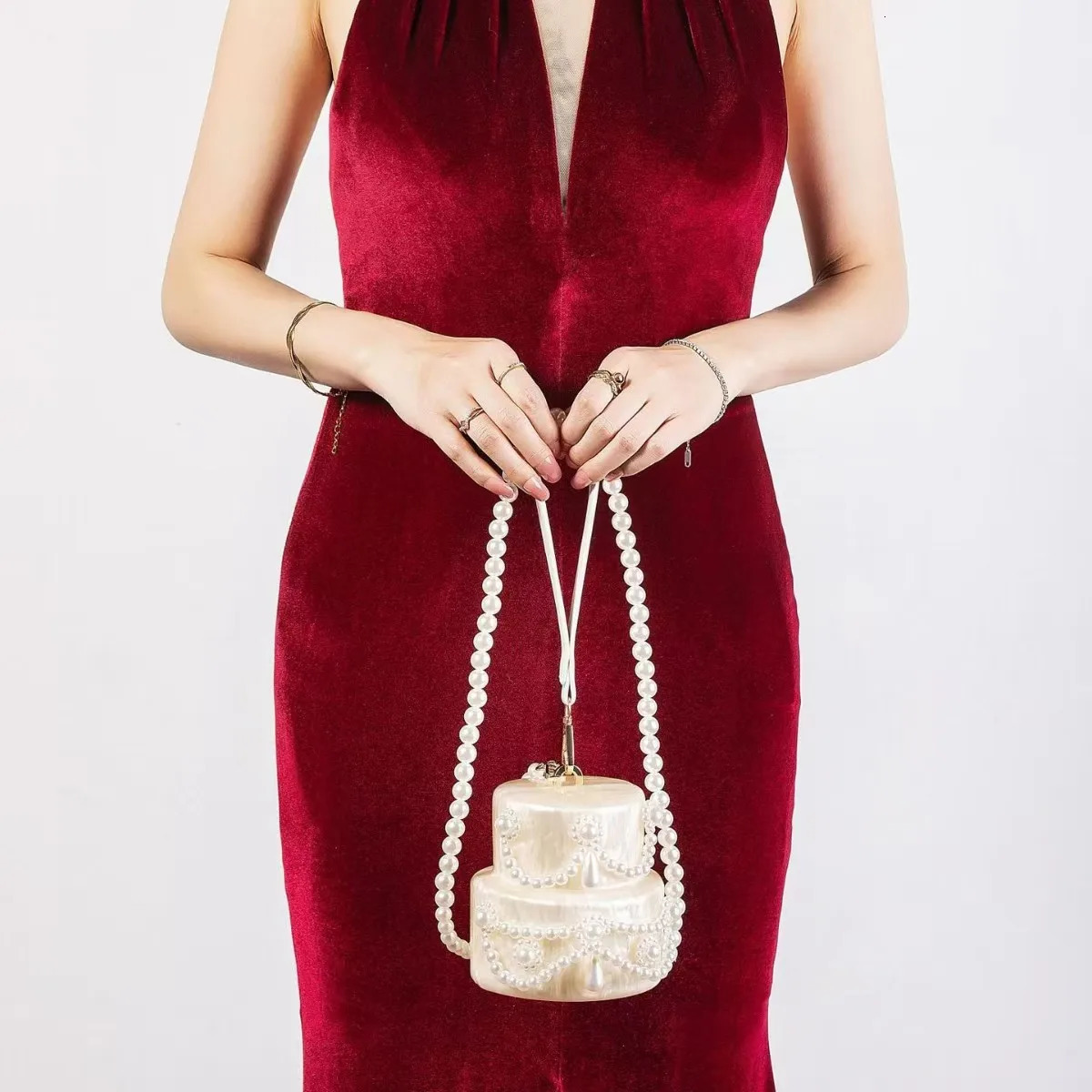 Women Acrylic Cake Bag Cute Pearl Evening Clutch Bag Beading Pearl Purse For Wedding Party shoulder Handbag er Chic 251023