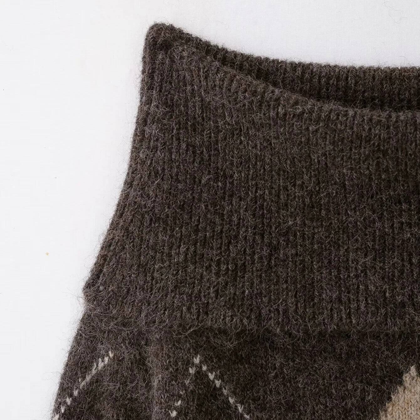 winter jacket women Woman's Argyle Knitted Pullover Sexy One-shoulder Long Sleeved Slim Fit Casual Cropped Sweater Early Autumn New Female Top