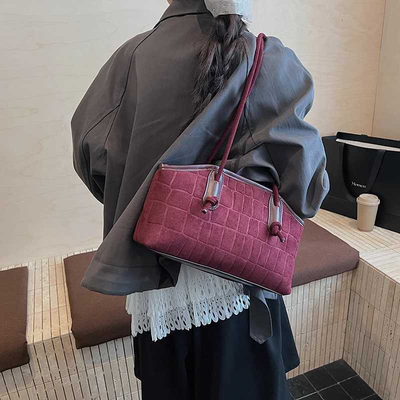 Designer bag Wens Cmuter Underarm Bag Ste Pattern Faux Suede Shoder Bag Winter Soft Totes New Trend Designer Fem Handbags Y251029