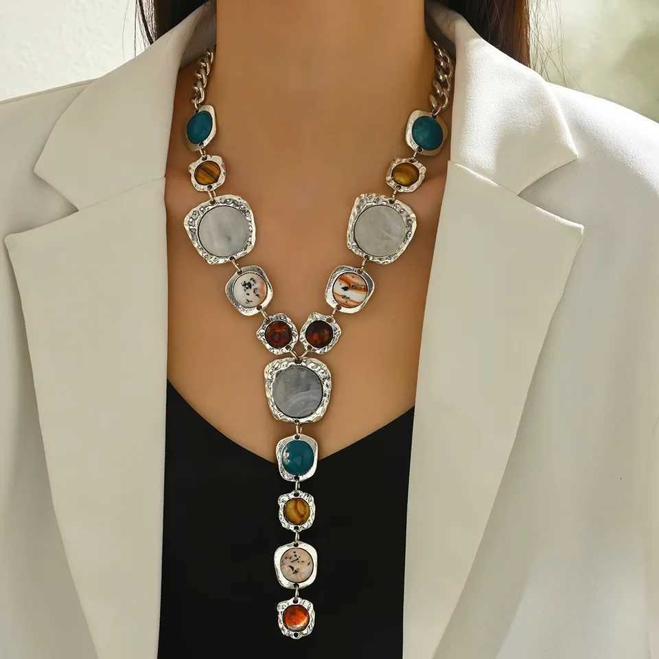 Retro YShaped Long Womens Necklace Fashionable Chunky Chain with Geometric Pendant Bohemian Style Fashion Jewelry AccessoryXJ251030