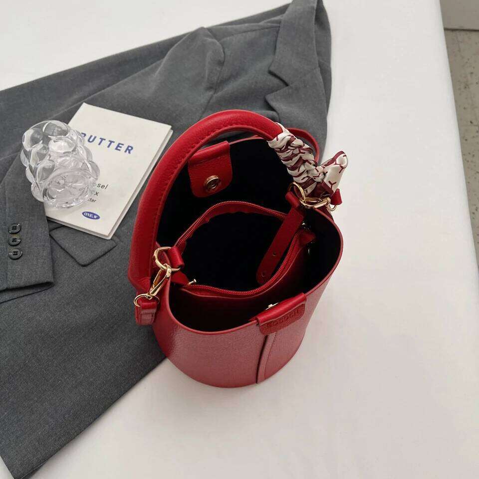 Hot Selling Simplicity High-End Women's Crossbody Pu Material Versatile Bucket Bag Fashion Handbag Commuting