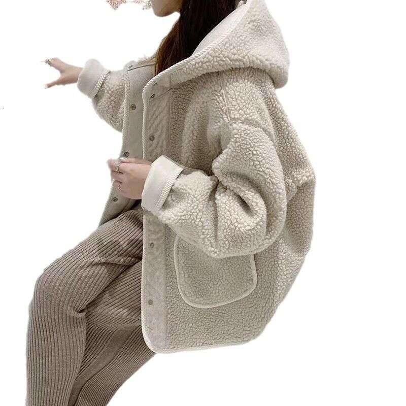 Lazy Hooded Lamb Wool Thick Coat For Women In Autumn Winter 2025 Korean Version BF Loose And Stylish Concealed Button