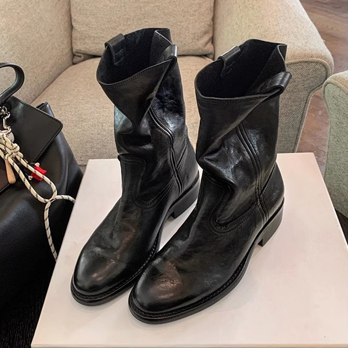 French niche design with genuine leather like V-shaped cut Western style boots for autumn and winter, thick and elegant women's short boots, desi