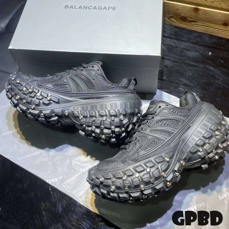 GPBD Rivet Low-top Distressed Dad Shoes for Women, Summer 2025, Height-increasing Thick-soled Casual Sports, Trendy and Cool