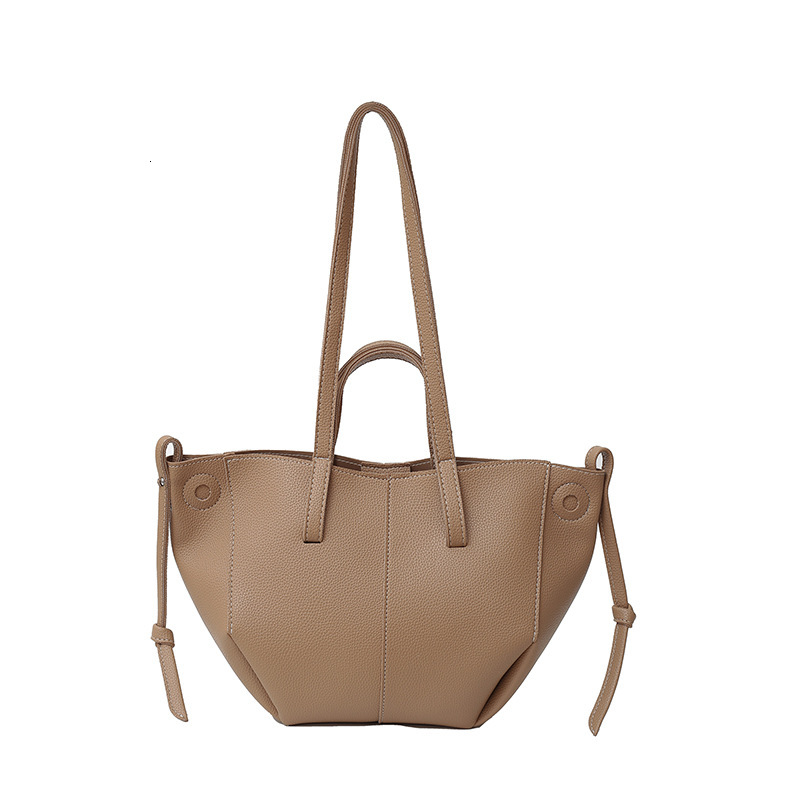 New minimalist shoulder bag, Korean style fashionable large capacity handbag, fashionable and popular women's shoulder bag, trendy designer bag