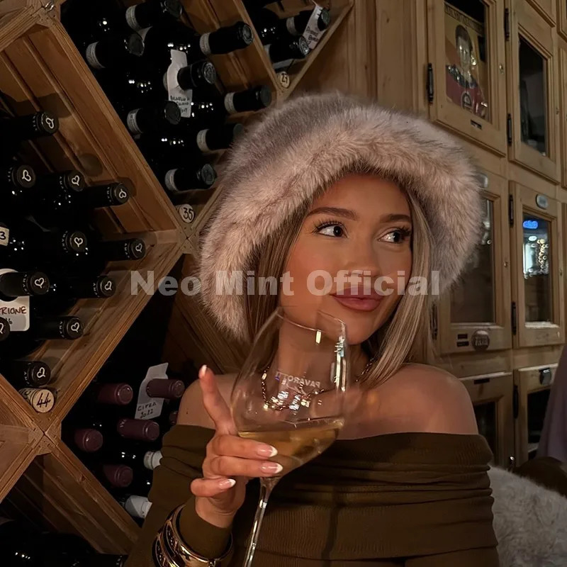 Neo Mint 2025 Winter Fashion Gradient Faux Fur Bucket Hats Women Thick Warm Fluffy Fox Fur Panama Fisherman Cap 251028