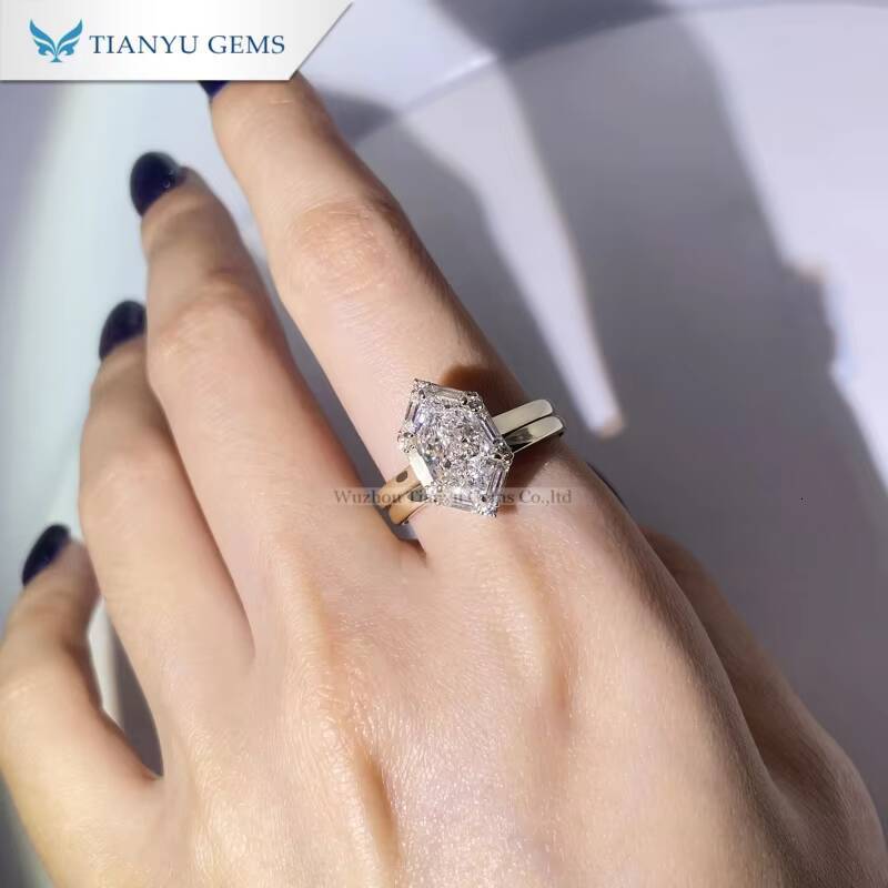 Tianyu gems Custom Made 45ct Hexagon Cut And Baguette Cut DEF VVS1 Moissanite 10k Yellow Gold Jewelry Ring Set