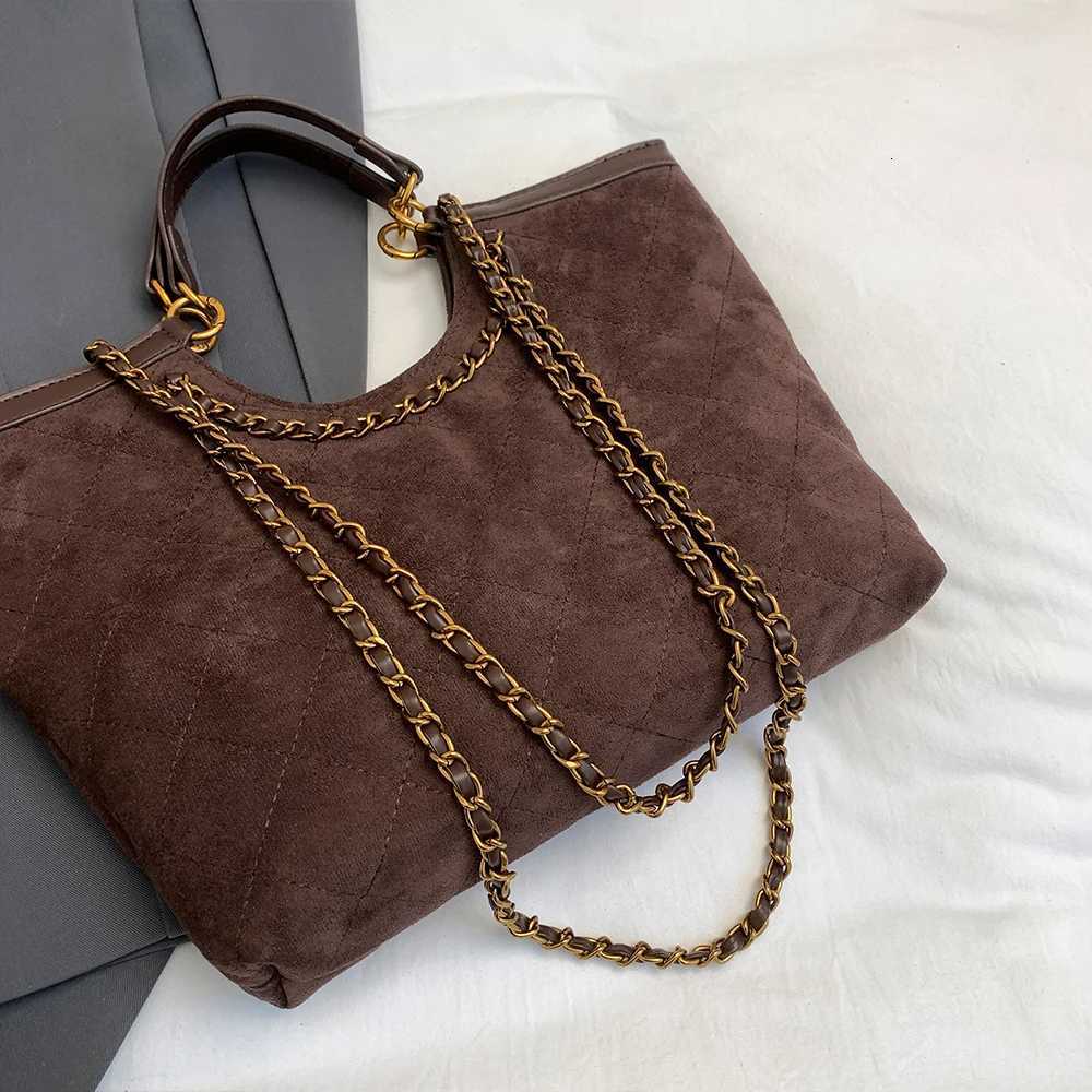 Designer bag This Years Popar New Tote Bag with Large Capacity a HighEnd Feel Fiable Handheld Underarm Cmuter Shoder Bag Y251029