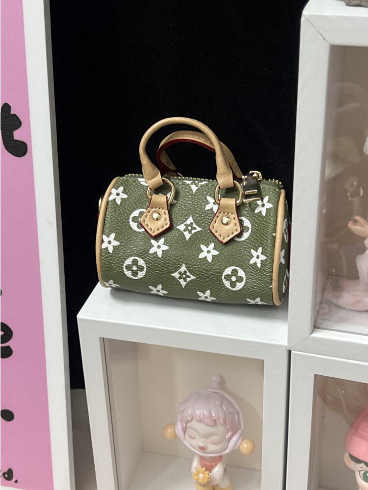 2025 Pillow bag coin purse earphone bag keychain live broadcast mini bag pair-matching bag pendant