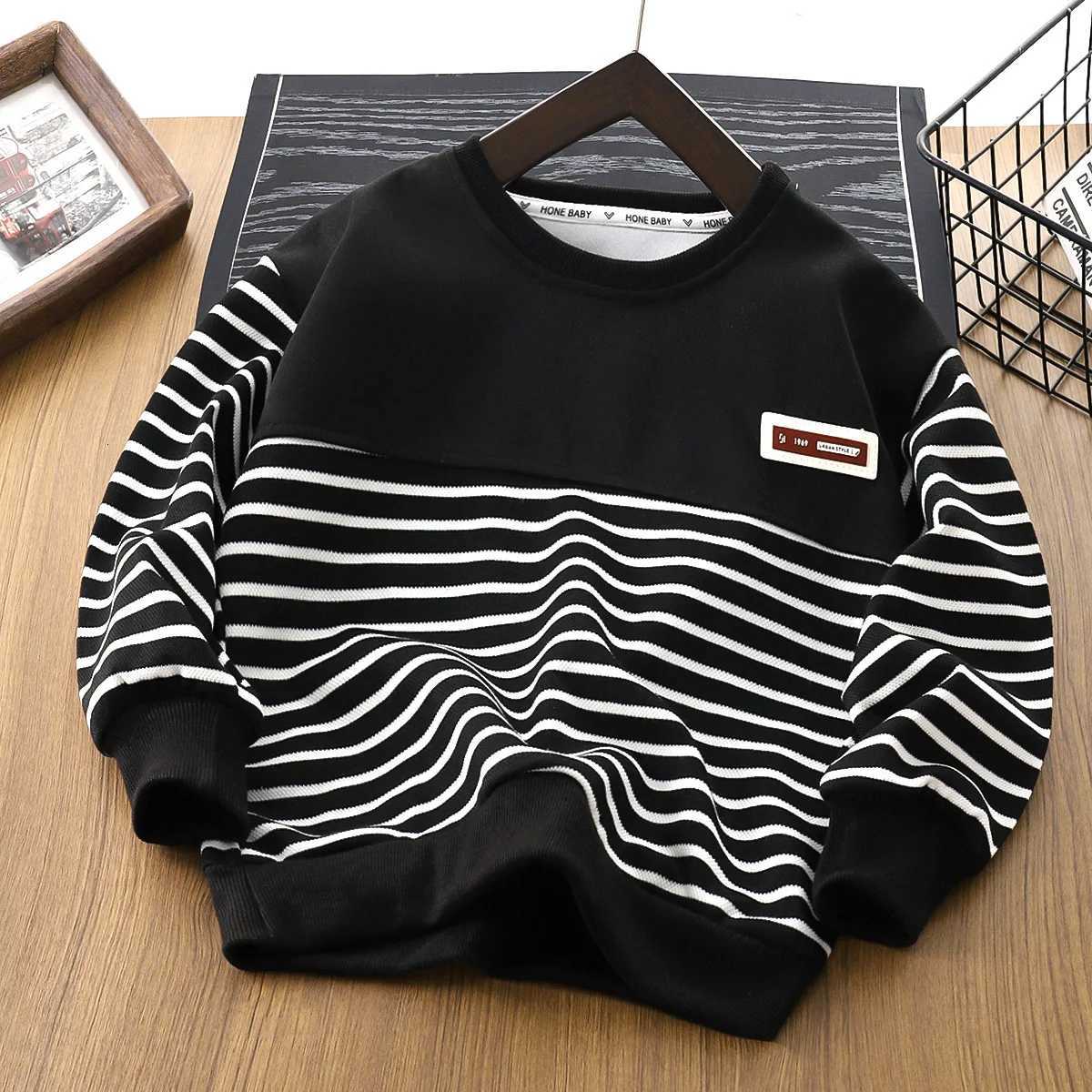 Childrens hoodie 2025 Spring and Autumn new style boys half zip hoodie Korean version striped lapel mid size childrens roundT251030