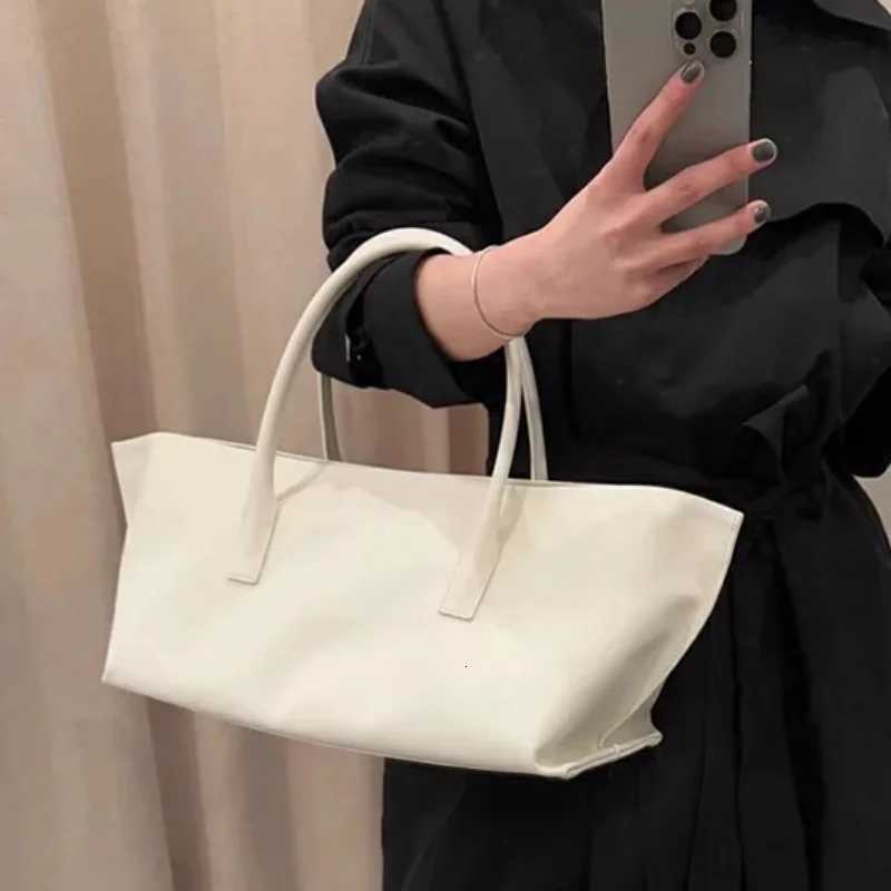 Designer bag Fi Luxury Wens Tote Bag Large Capacity Simple Versatile Designer Handbag Highquality Texture Shoder Bag Underarm Bag Y251029